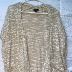 Nollie short sleeve creme cardigan (M)